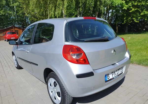 Renault Clio cena 8900 przebieg: 210000, rok produkcji 2005 z Kalety małe 466